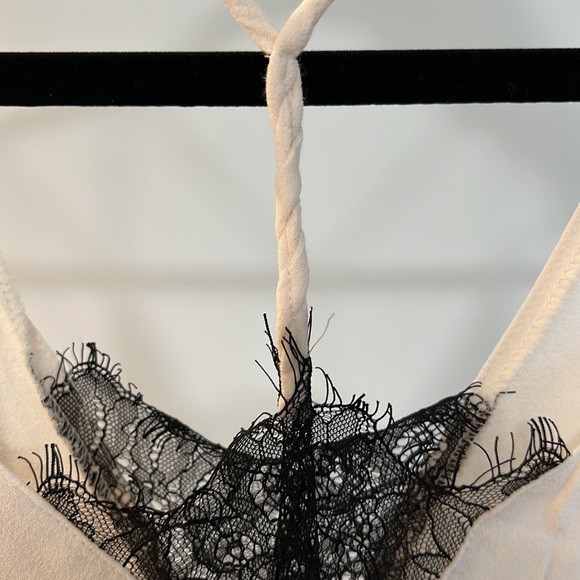 H&M going out lacy top! Gold tag ⭐️ bundle for discount! - Picture 4 of 5